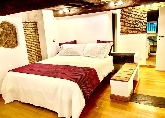 Apartment Pantheon Costaguti Rom